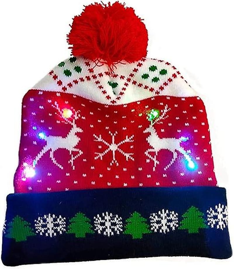 पोम-पोम के साथ शीतकालीन टोपी, एलईडी बल्बों से रोशन क्रिसमस - क्रिसमस डियर